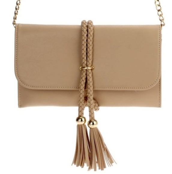 NWT Vegan leather Tan Clutch - Picture 4 of 4